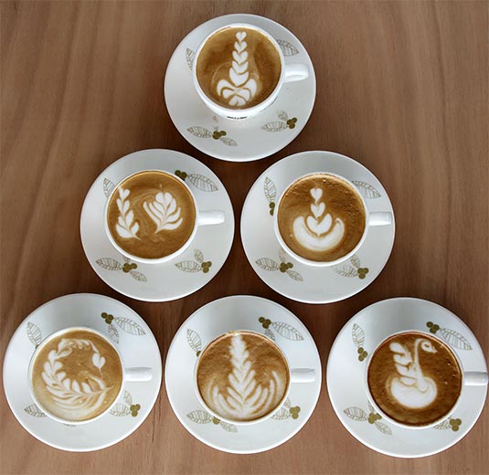 Cappuccini con disegni in Latte Art | Oro Caffè